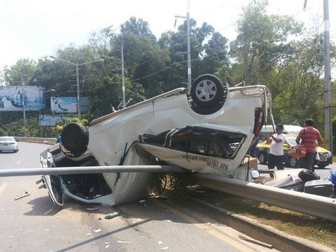 Three French tourist injured after Phuket tour van flips