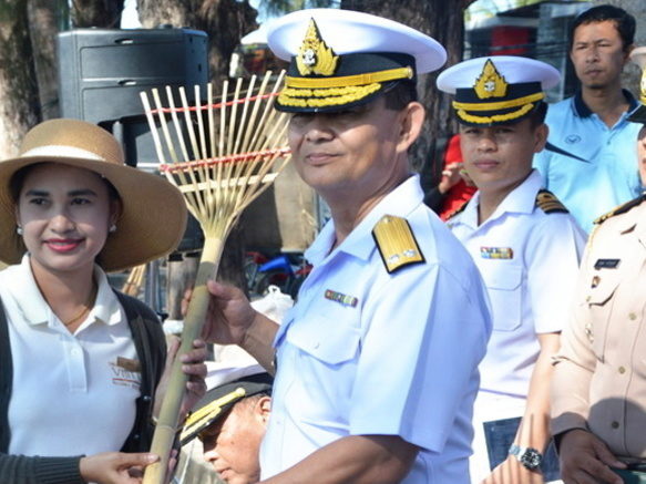 Navy organises  Phuket beach clean-up