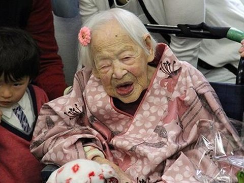 Worlds oldest person turns 117