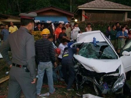 One dead, four seriously injured in three vehicle smash north of Phuket