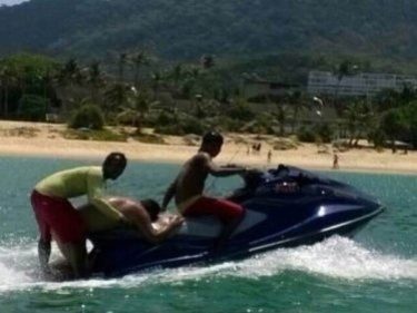 Phuket Longtail Boat Slices Swimmer With Propeller: Lifeguards Rescue Victim