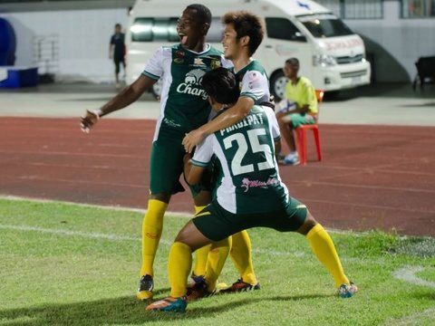 Two early goals push Phuket FC past Bangkok