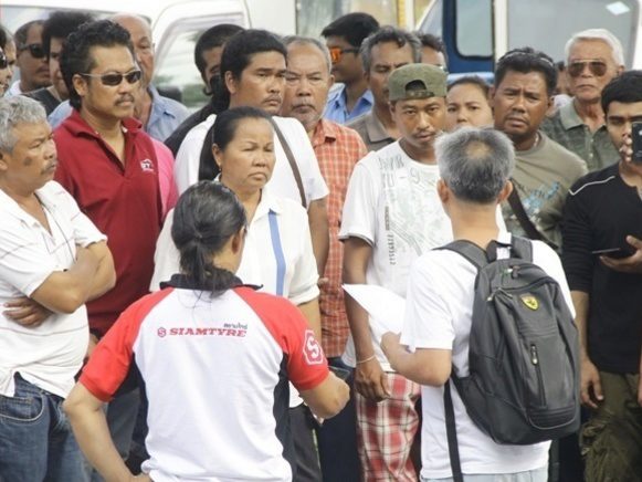 Unlicenced Phuket tuk tuk operators finally get their way