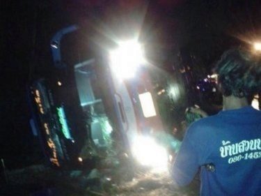 Woman Killed, Six Hurt Badly  as Bus from Phuket Slides off Road and Flips in Krabi